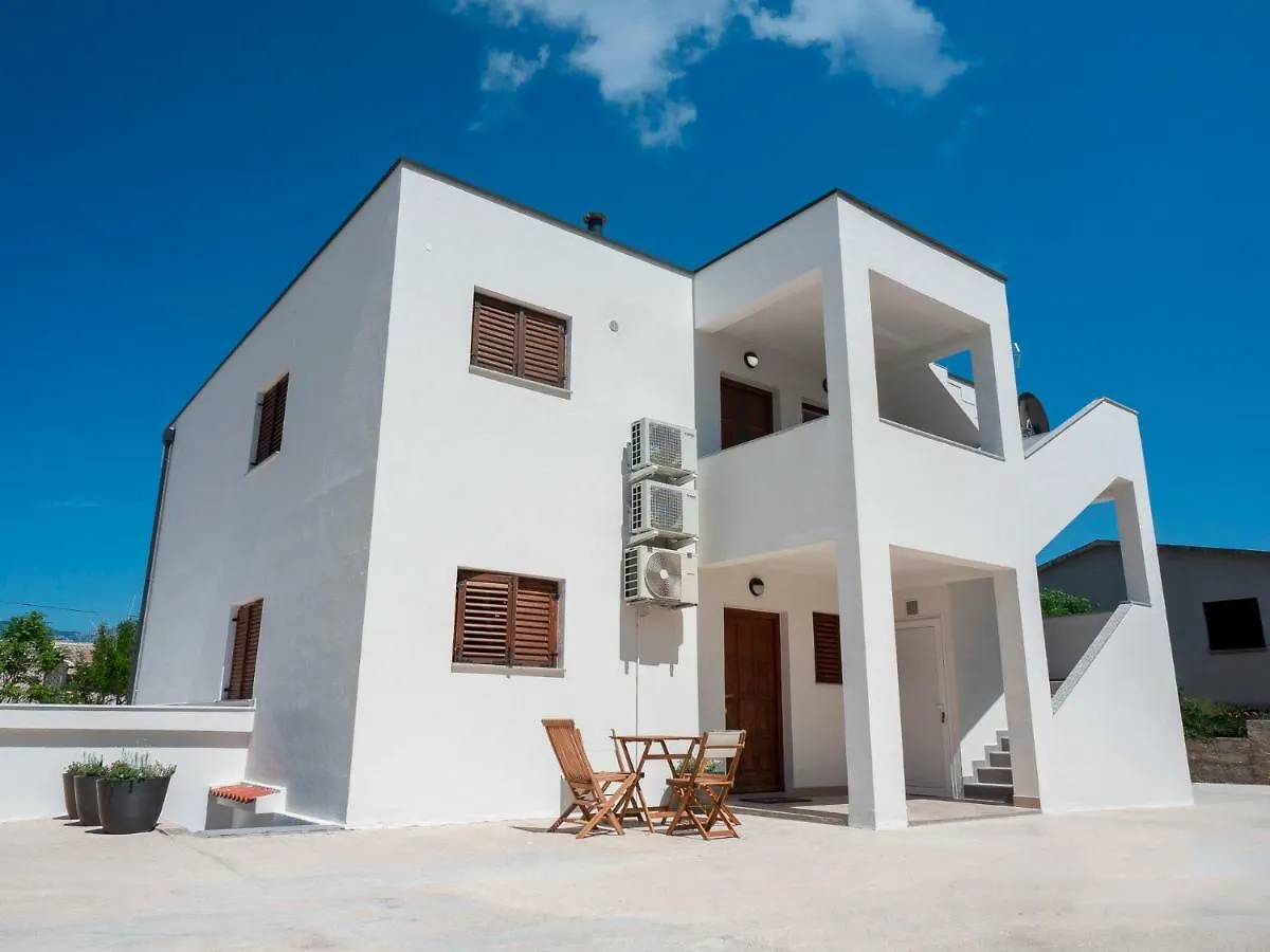 Apartment Spomax Pag Town
