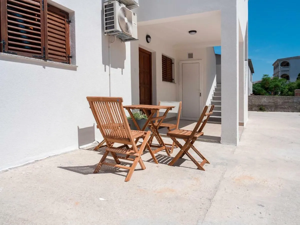 Apartment Spomax Pag Town 0*,