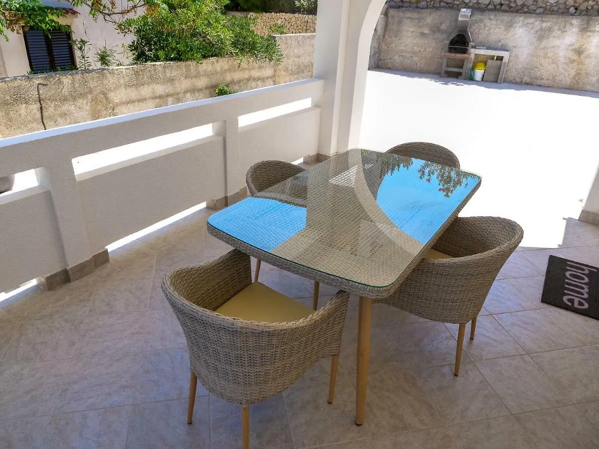 Apartment Spomax Pag Town